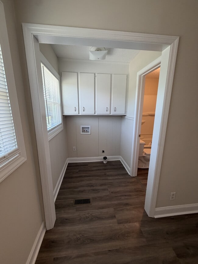 Building Photo - 1408 Old Ebenezer Rd