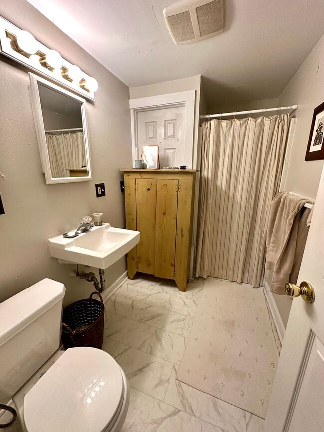 Building Photo - 314 North St