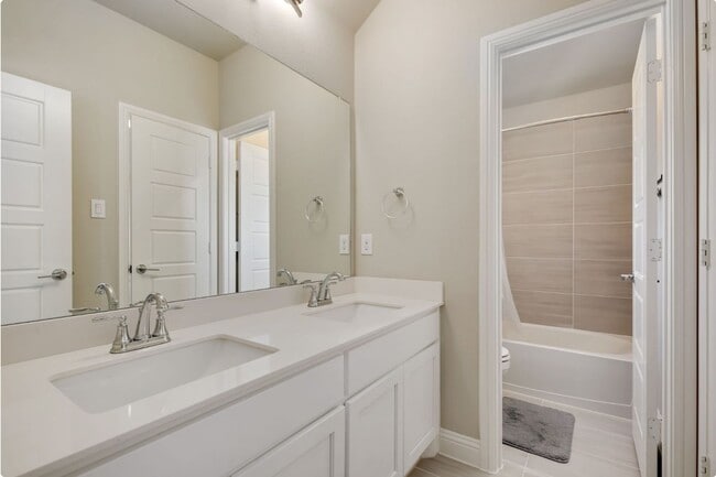 Building Photo - 6842 Gavin Dr