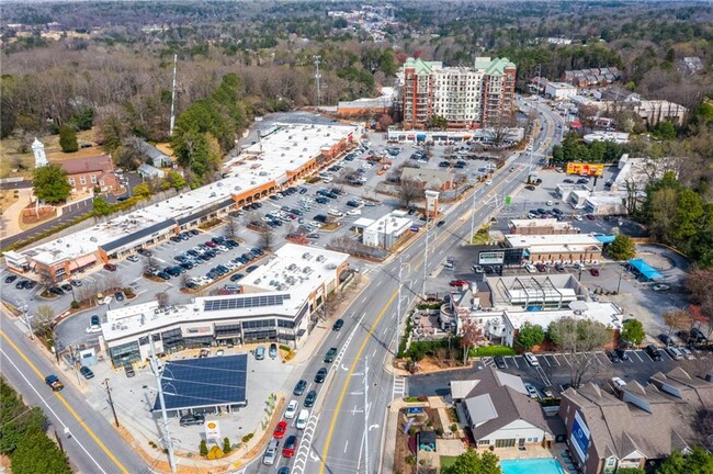 Building Photo - 15 Ivy Square Northeast