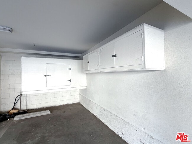 Building Photo - 501 Palisades Dr