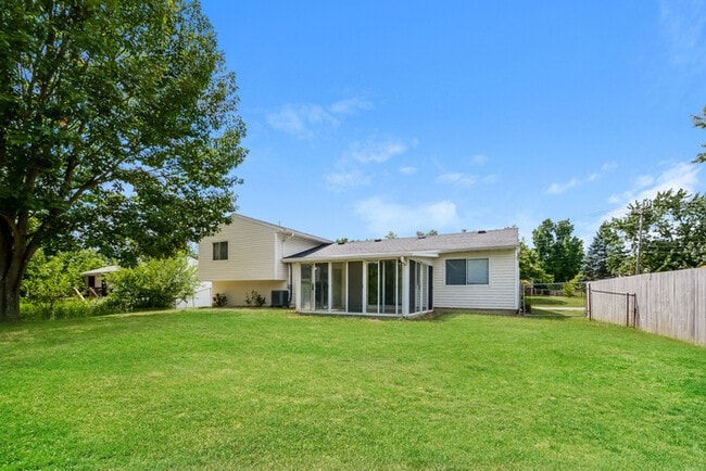 Building Photo - 6158 Ricky Dr
