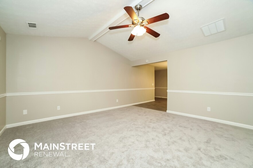 Building Photo - 8218 Lakeview Dr SW