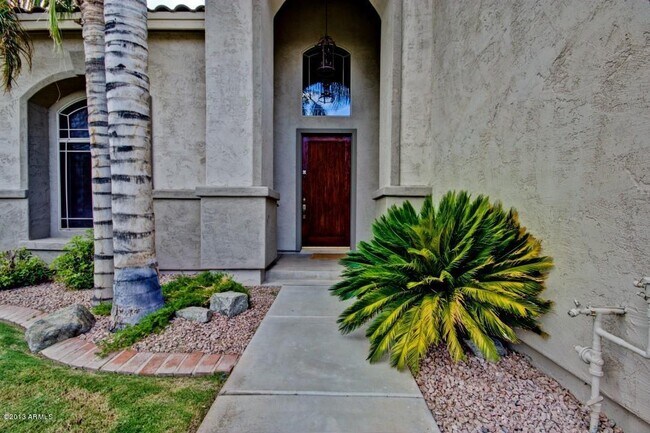 Building Photo - COMING SOON!! 5 bed 3 bath, 3000 + SFT with pool in Carino Estates, Chandler