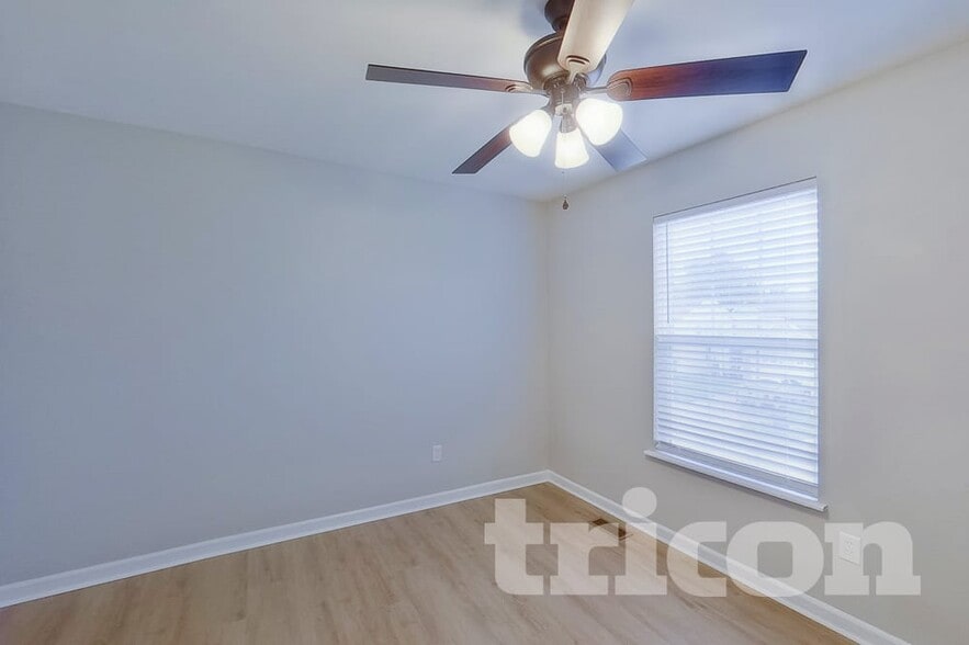 Building Photo - 507 Fortress Ct