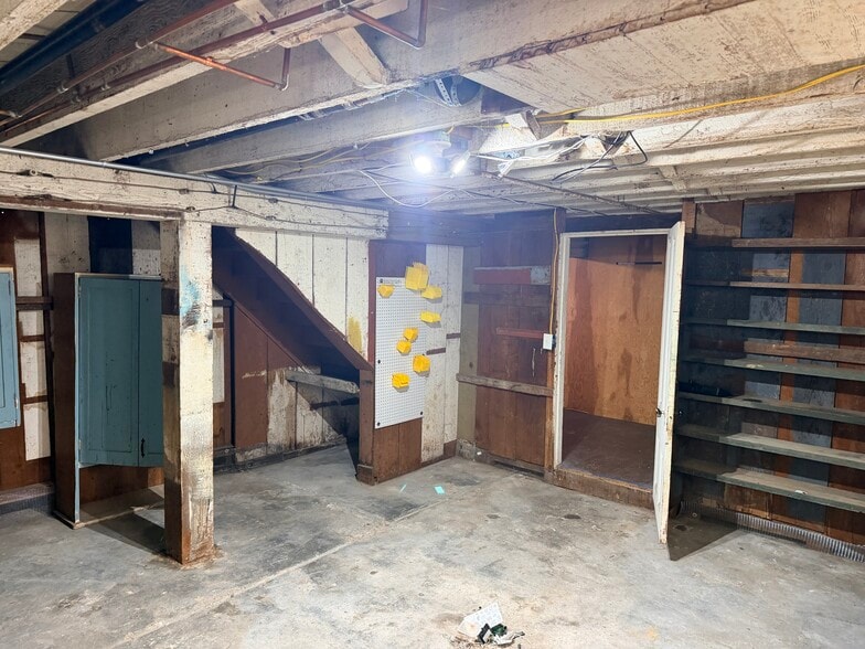 Building Photo - 515 Davis St