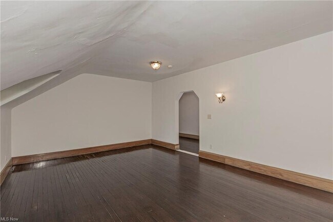 Building Photo - 283 Corning Dr