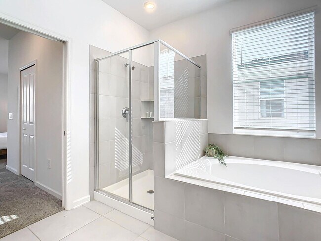 Building Photo - 8879 Cabot Cliffs Dr