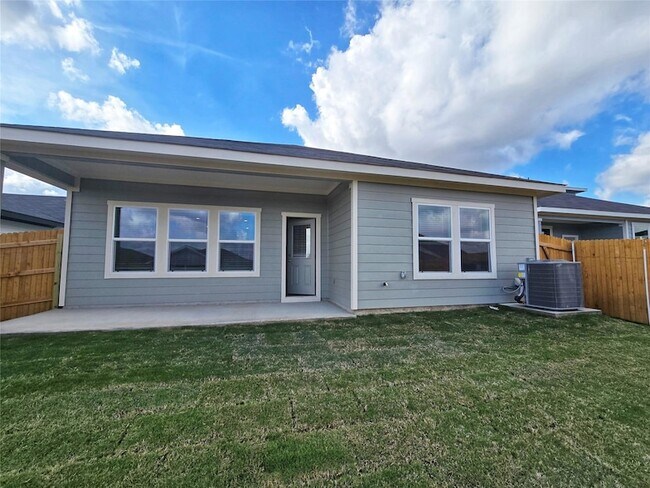 Building Photo - 352 San Juan Trl