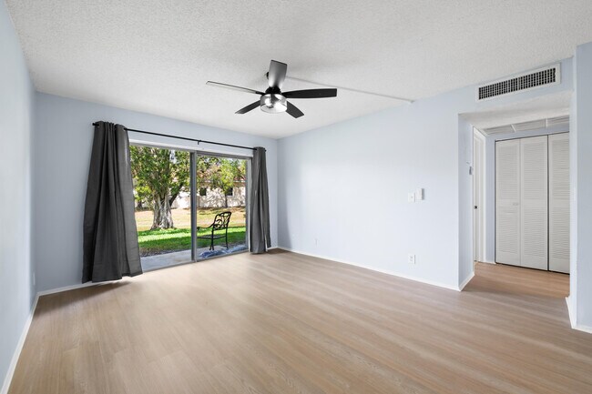 Building Photo - 3258 Coral Ridge Dr