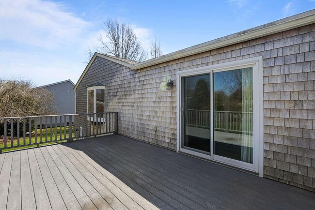 Building Photo - 86 Sherwood Terrace