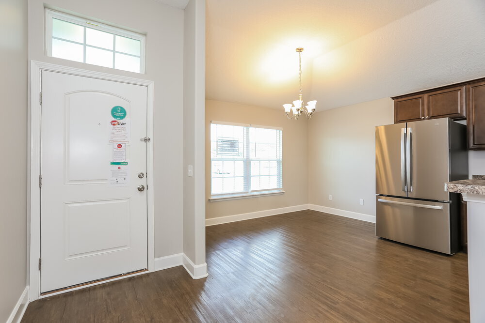 Building Photo - 45089 Weaver Cir