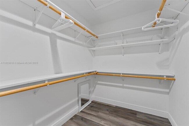 Building Photo - 6101 SE Landing Way