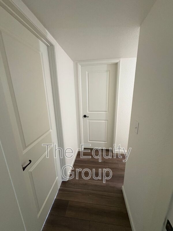 Building Photo - 2918 S Willis Ct