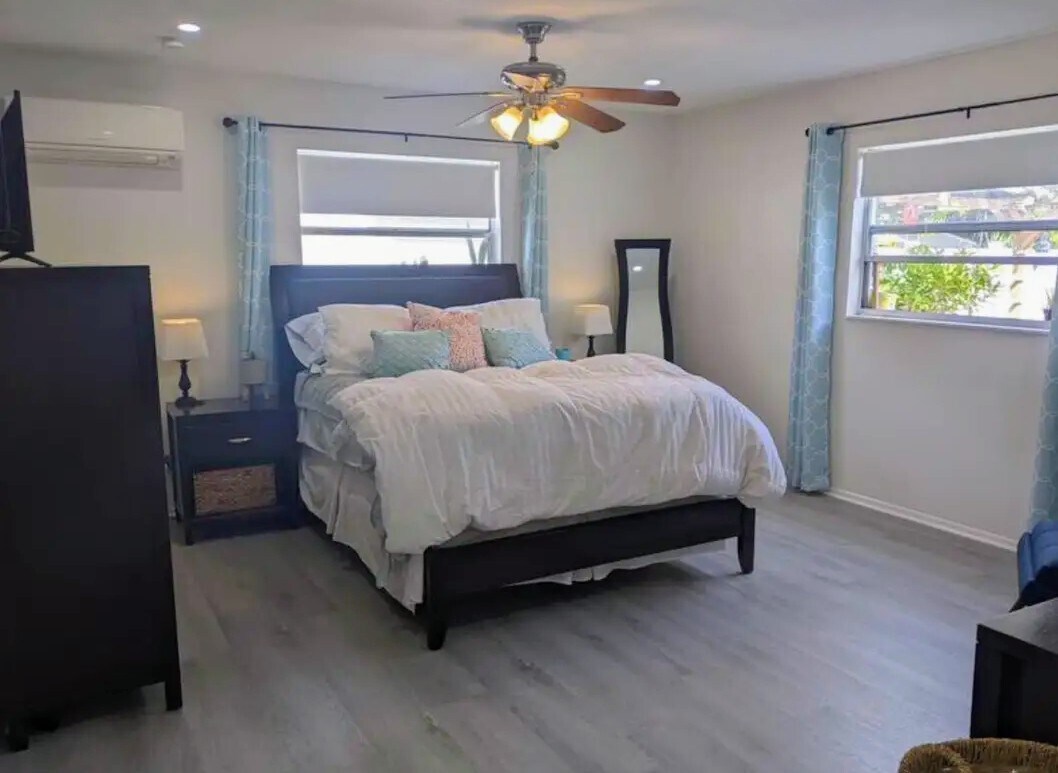 Building Photo - 4921 7th St N