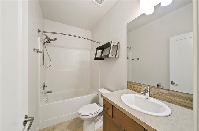 Building Photo - West Boise Bungalow with Modern Upgrades &...