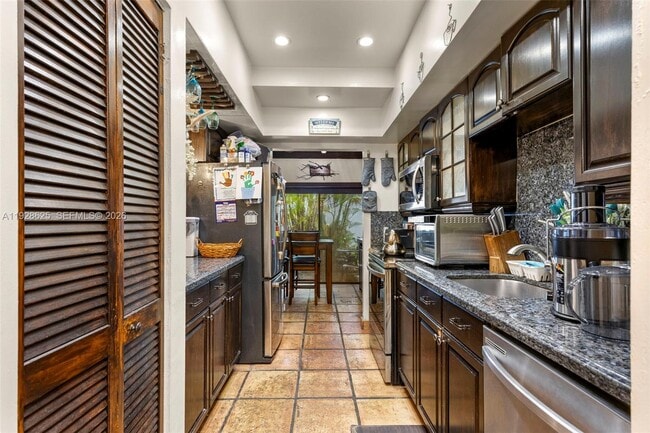 Building Photo - 19440 NE 26th Ave