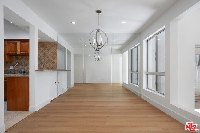 Building Photo - 4807 Woodley Ave