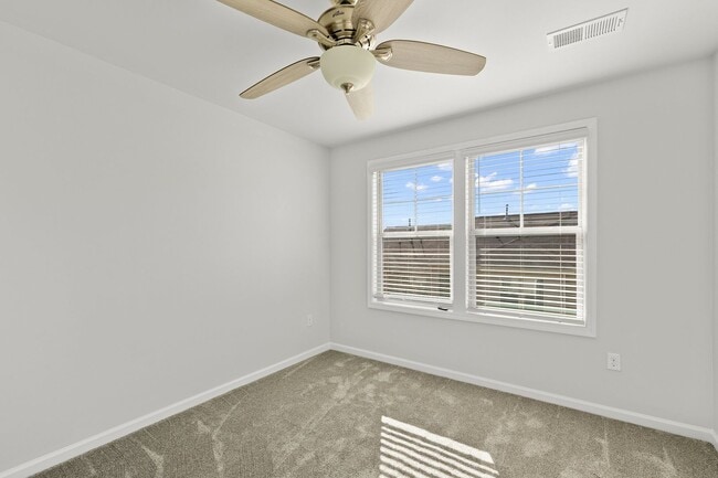 Building Photo - **Spacious 3/2.5 Townhome in Durham**