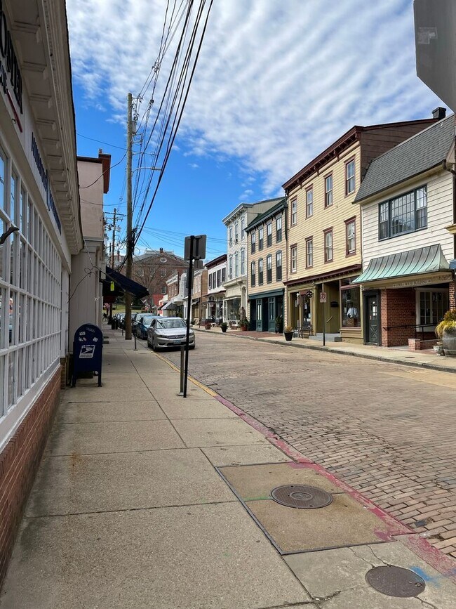 Building Photo - Small pets are welcome with an additional deposit and monthly pet rent.