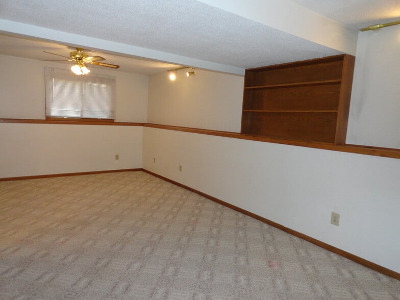 Building Photo - 1852 Evergreen Dr NW