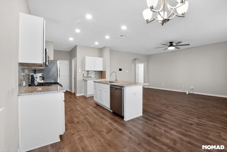 Building Photo - 3274 E Blue Heron Dr