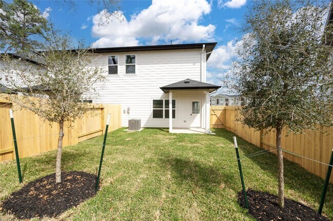 Building Photo - 1943 Longmire Villas Ct