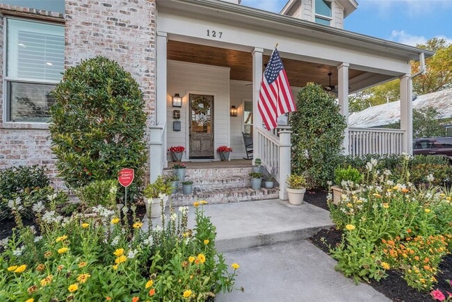 Building Photo - 127 5th St