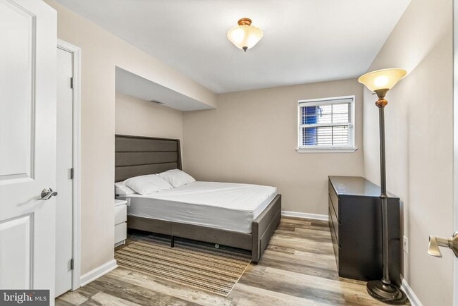 Building Photo - 8920 Flour Ct