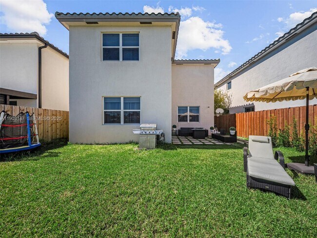 Building Photo - 1411 SE 26th Rd