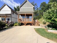Building Photo - 2 Bed/2.5 Bath Home for Rent in Weaverville, NC