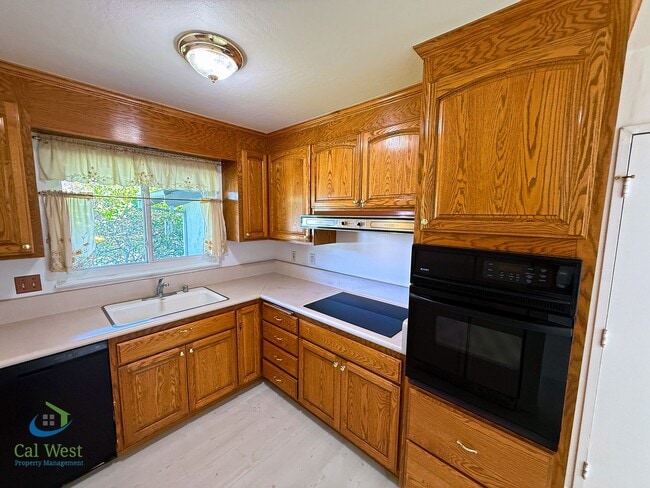 Building Photo - 3174 Colfax Ct