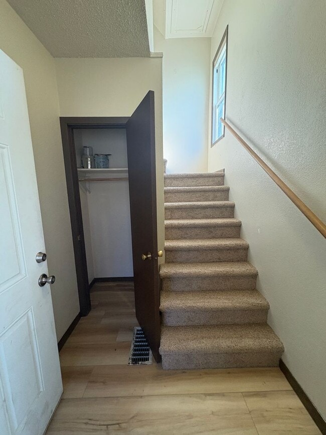 Building Photo - 425 S 30th St