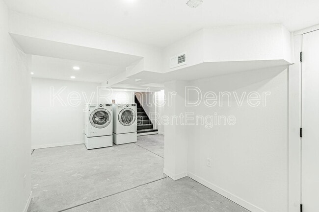 Building Photo - 421 N Stuart St