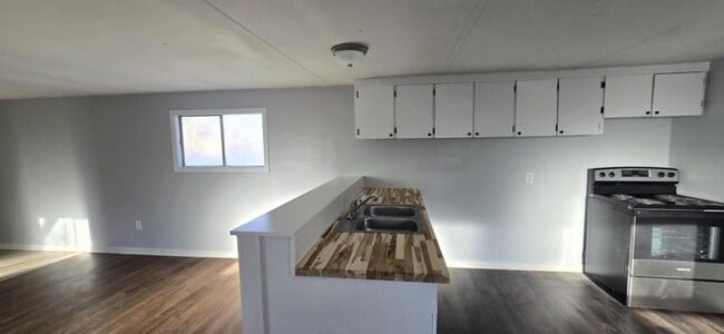 Building Photo - 2623 W Black Creek Rd