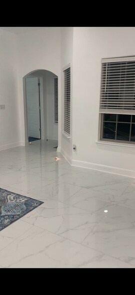 Building Photo - 720 Gala Cir