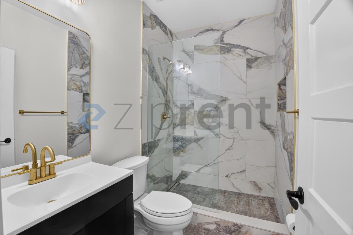 Building Photo - Unit