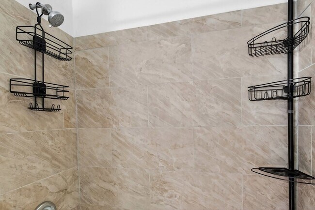 Building Photo - 2011 W 16th St