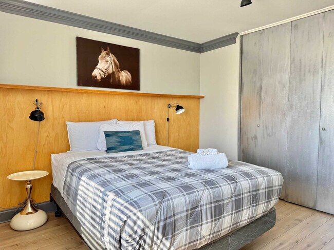 Building Photo - 215 Piedmont Ave NE