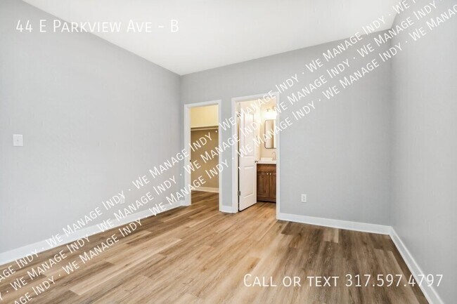 Building Photo - 44 E Parkview Ave