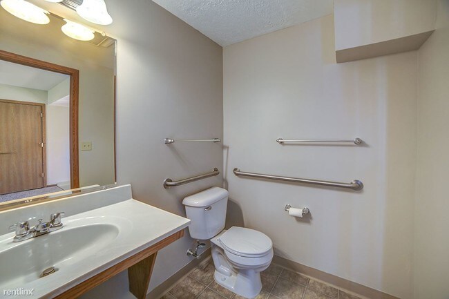 Building Photo - 2 br, 1 bath Apartment - Raystown Crossing