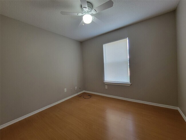 Building Photo - 8202 Quail Ct