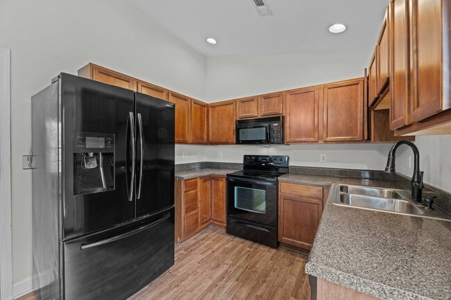 Building Photo - 100 Sumatra Ct