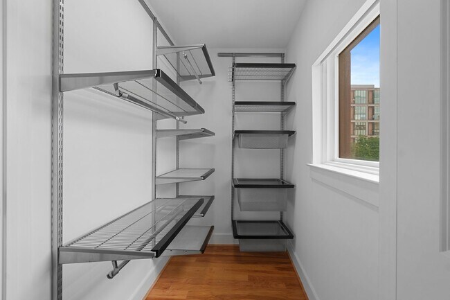 Building Photo - 1336 Belmont St NW