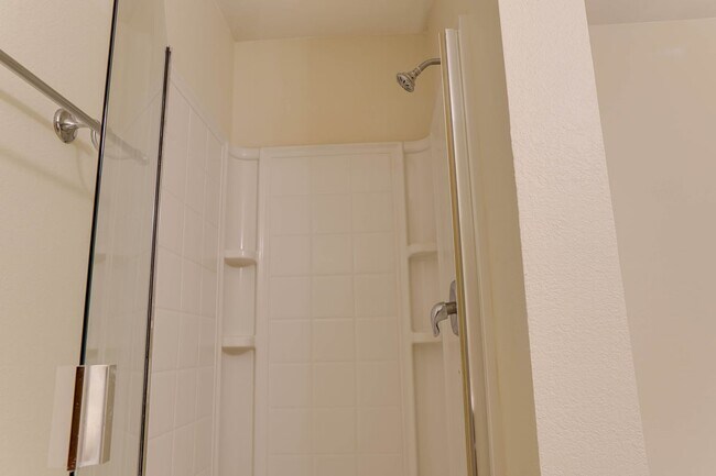 Building Photo - 9016 Garden Springs Dr