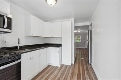 Building Photo - 3458 6th St