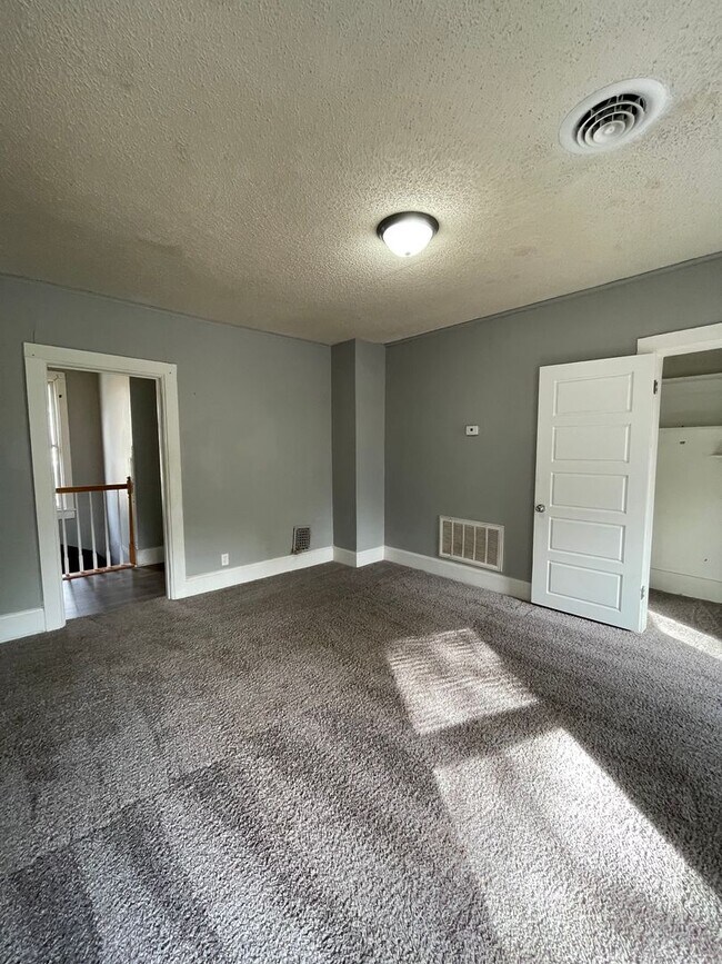 Building Photo - 502 Neosho St