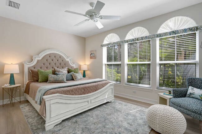 Building Photo - 2847 Tiburon Blvd E