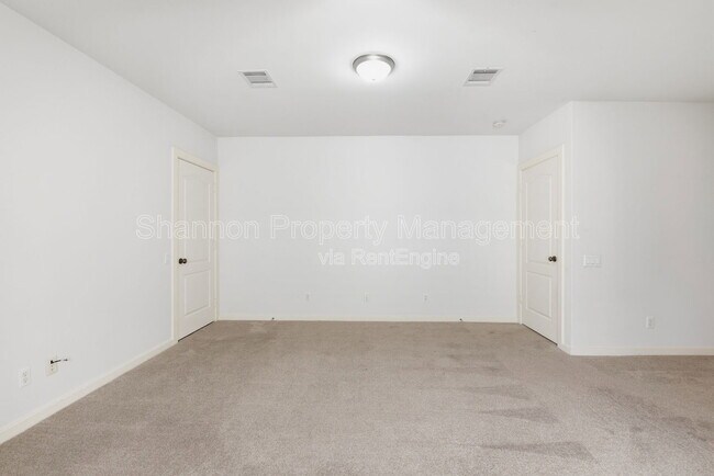 Building Photo - 4424 Blossom St