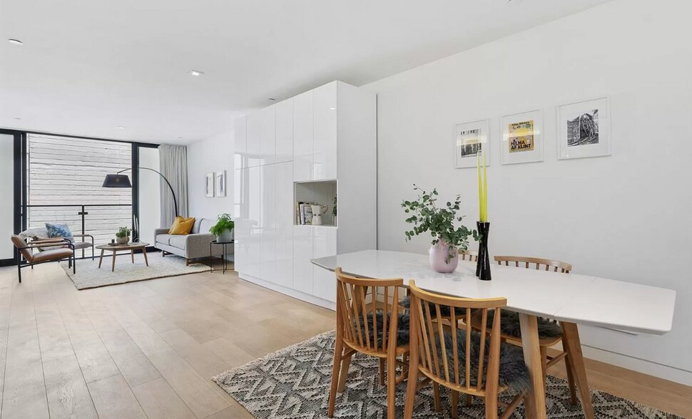 Living/Dining - 616 20th St